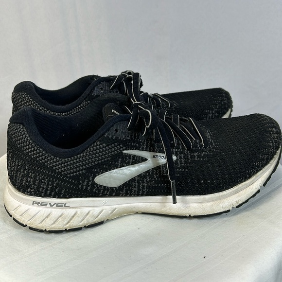 Brooks Other - Brooks 7 Black Revel Size 7 Men’s Medium Gently Worn Cushion Lace athletic